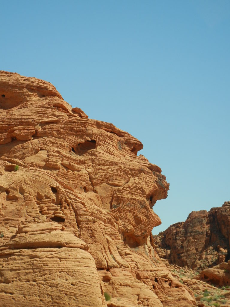 Day trip to Red Rock Canyon from Vegas - OutsideSuburbia.com