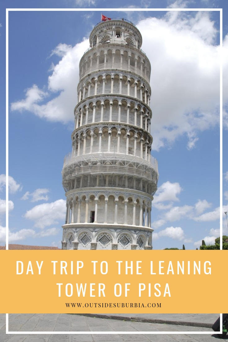 No trip to Toscana is complete without a day trip to Pisa - to Piazza dei Miracoli. The Square of Miracles, has gained fame thanks to its leaning tower #LeaningTowerOfPisa #Tuscany #OutsideSuburbia #ItalyWithKids
