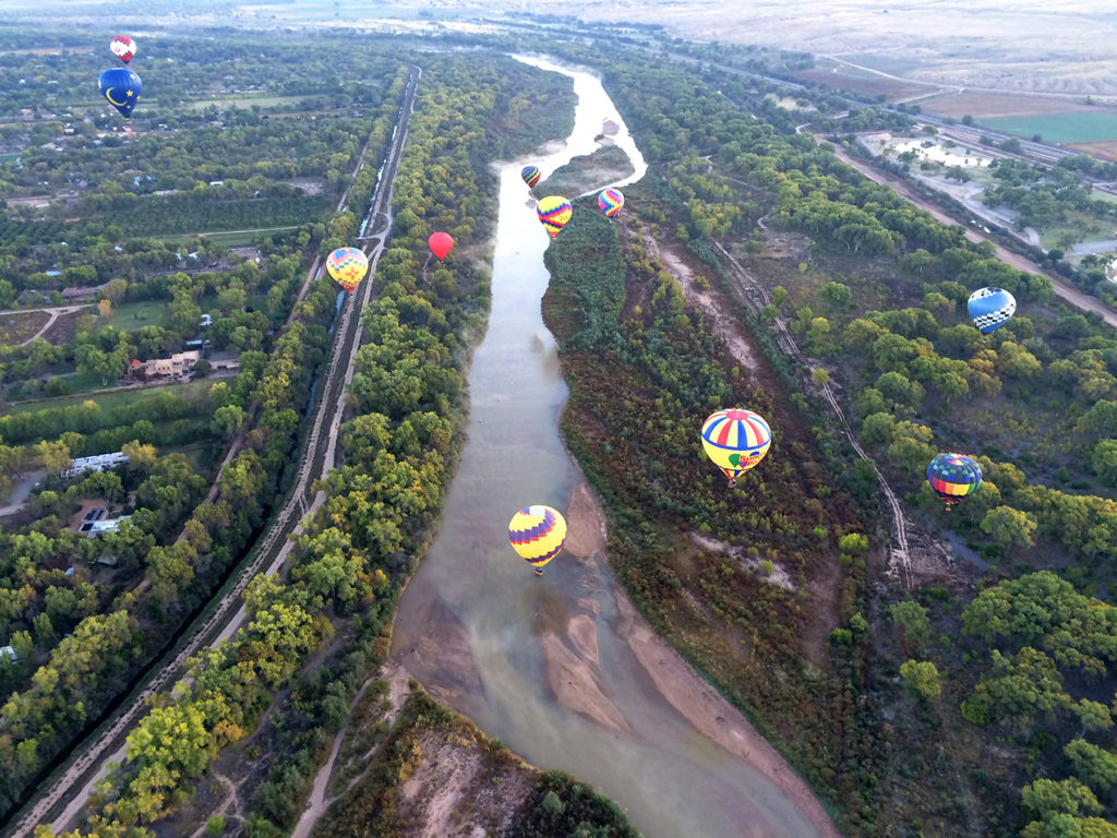 OutsideSuburbia Hot air balloon rides - Albuquerque