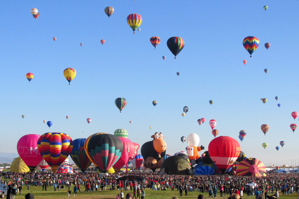 OutsideSuburbia Hot air balloon rides - Albuquerque