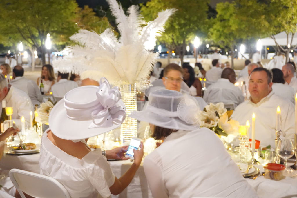 What to wear for Diner en Blanc Dallas - Photo by Outside Suburbia