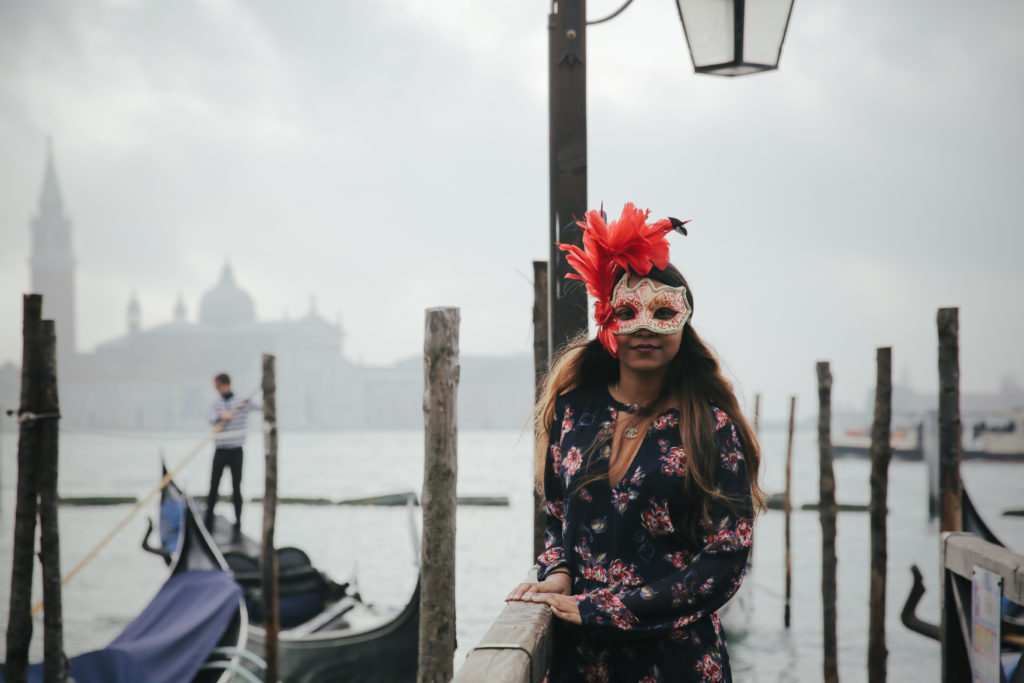 Flytographer Family Photo shoot in Venice - Outside Suburbia