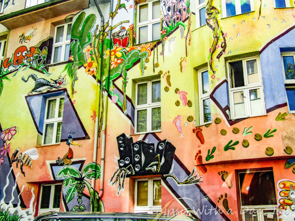 Street Art in Kiefernsyrasse, in Dusseldorf, Germany | Outside Suburbia