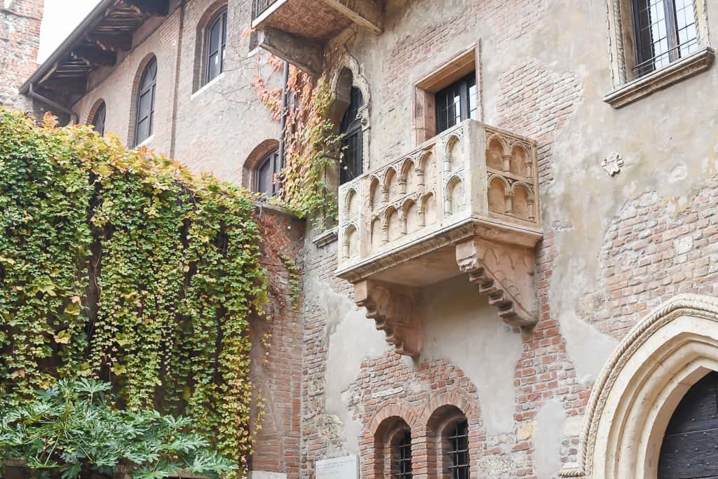 Juliet's Balcony and House, Verona, Italy - Photo by OutsideSuburbia.com