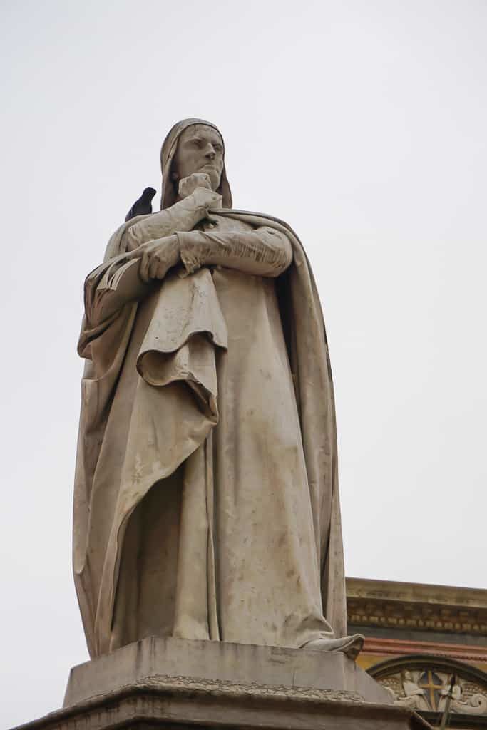 Dante’s statur at the Square in Verona, Italy - Photo by outsidesuburbia.com