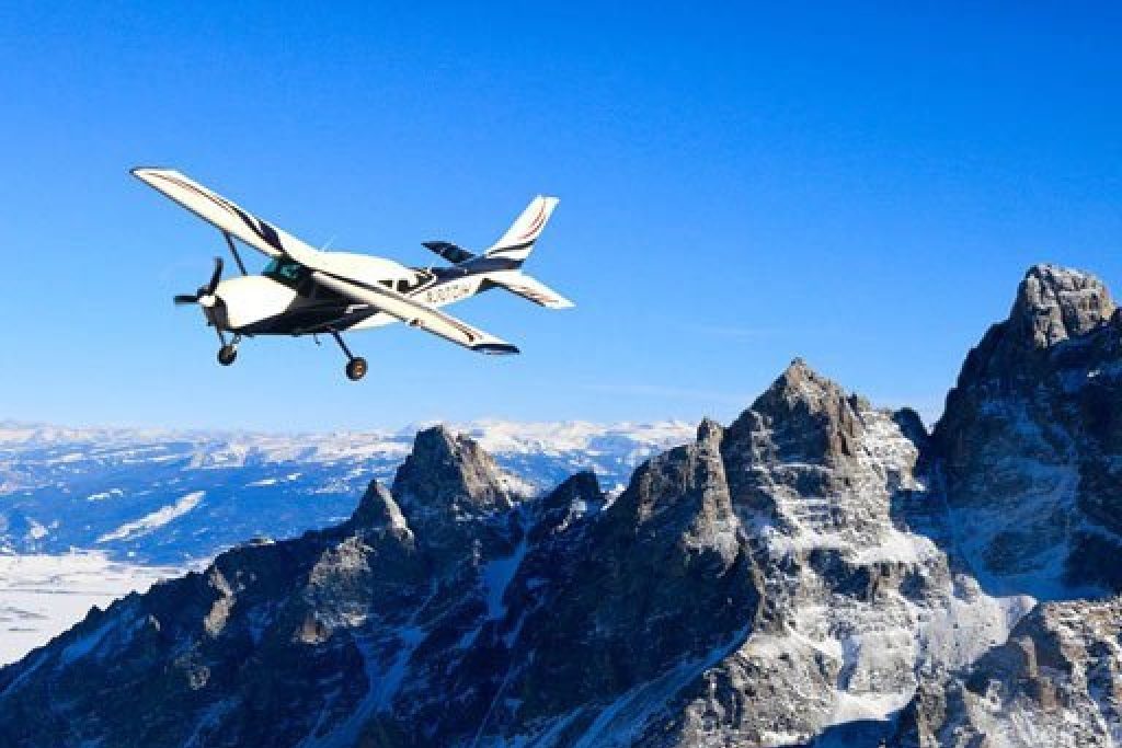 Scenic Flight- Things to do in Jackson Hole, Wyoming in Summer and Fall - OutsideSuburbia.com