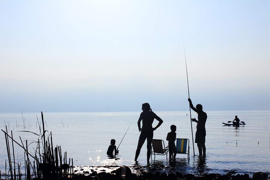 Fishing Tips & Styles: A Beginner's Guide for Families and kids | OutsideSuburbia