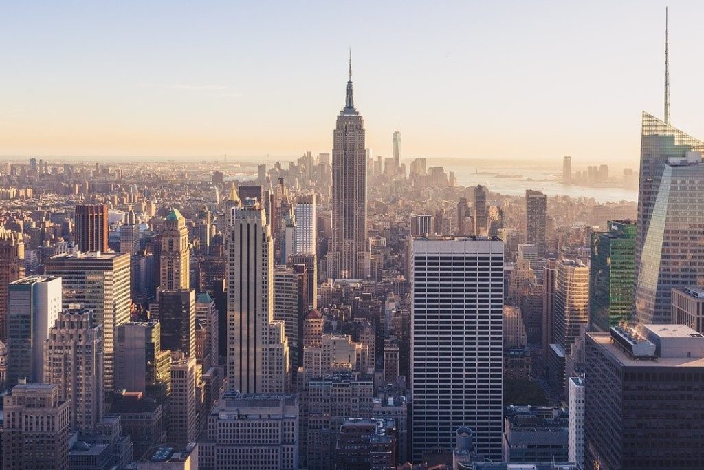 Pros and cons of living in New York City