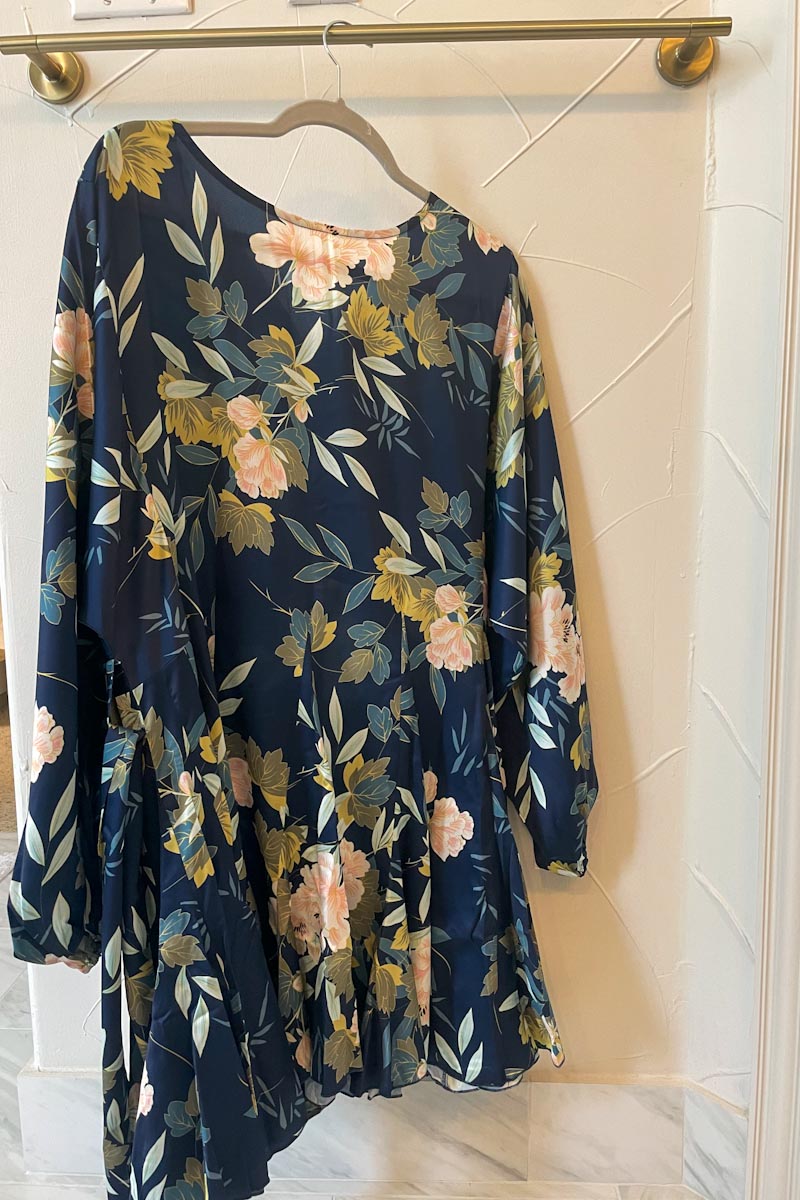 https://www.chicwish.com/navy-floral-printed-bubble-sleeves-frilling-dress.html?utm_source=mediavine&utm_medium=OutsideSuburbia&utm_campaign=chicwishreview