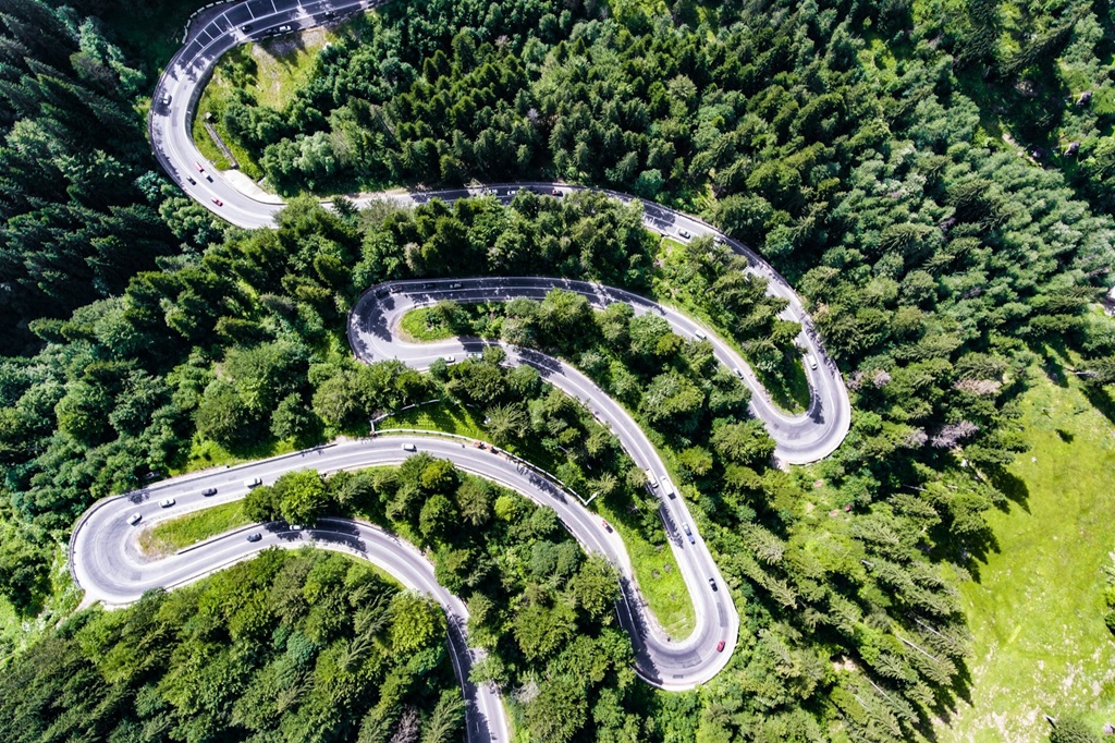 Road Trips in Romania: Scenic Routes and Car Rental Tips (2026)